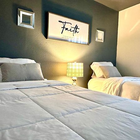 Traveler Stay Plus Eagle Pass Extérieur photo