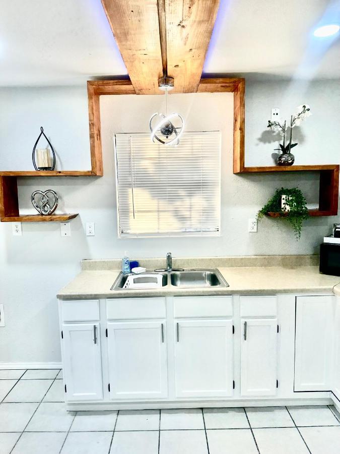 Traveler Stay Plus Eagle Pass Extérieur photo