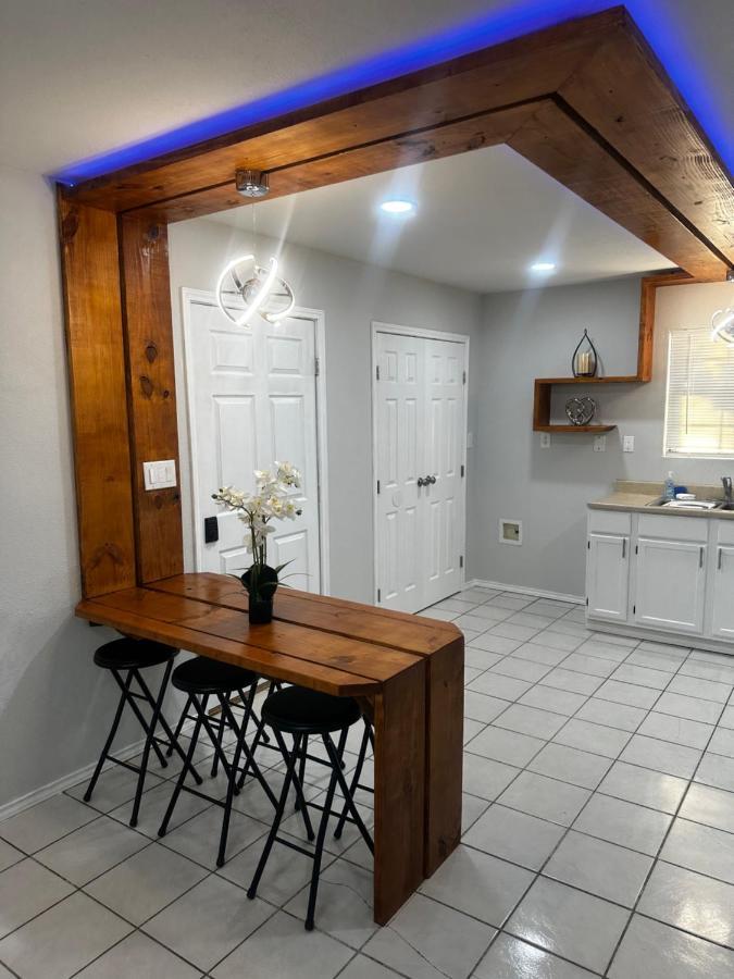 Traveler Stay Plus Eagle Pass Extérieur photo